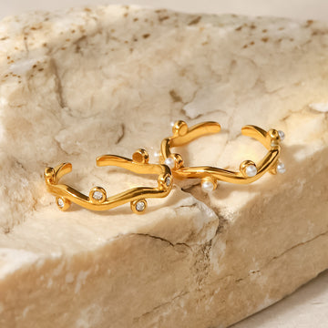 Lennon Irregular Pearl Ring [SNVA64XS]