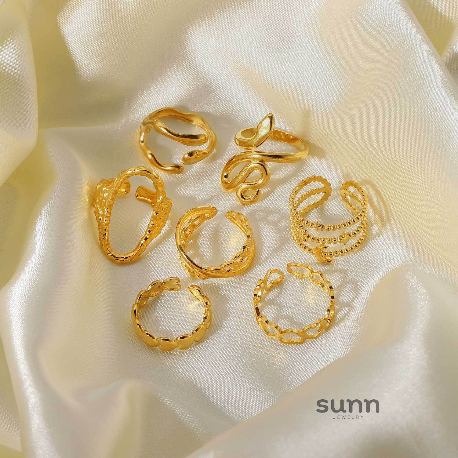 Lennox Geometric Snake Ring [3AN9DTHU]