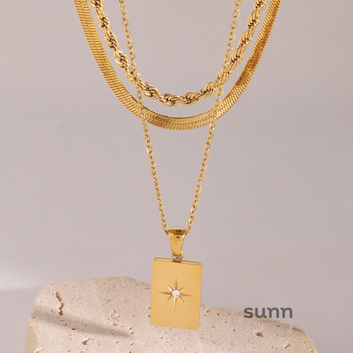 Lenore Layered Star Pendant Necklace [EMGLWHZG]
