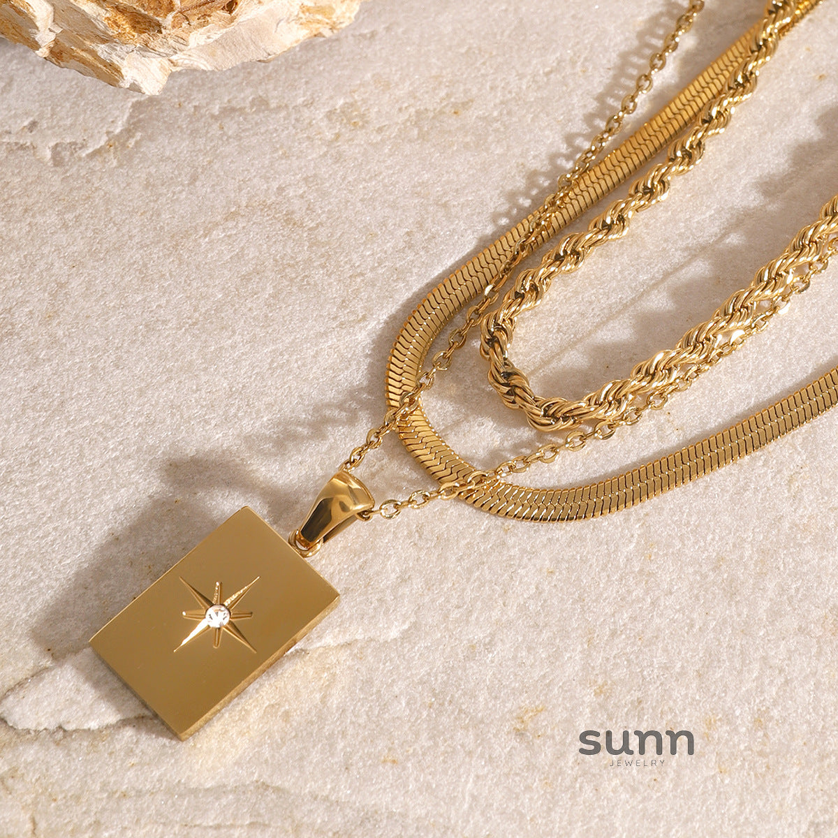 Lenore Layered Star Pendant Necklace [Z767LEFV]