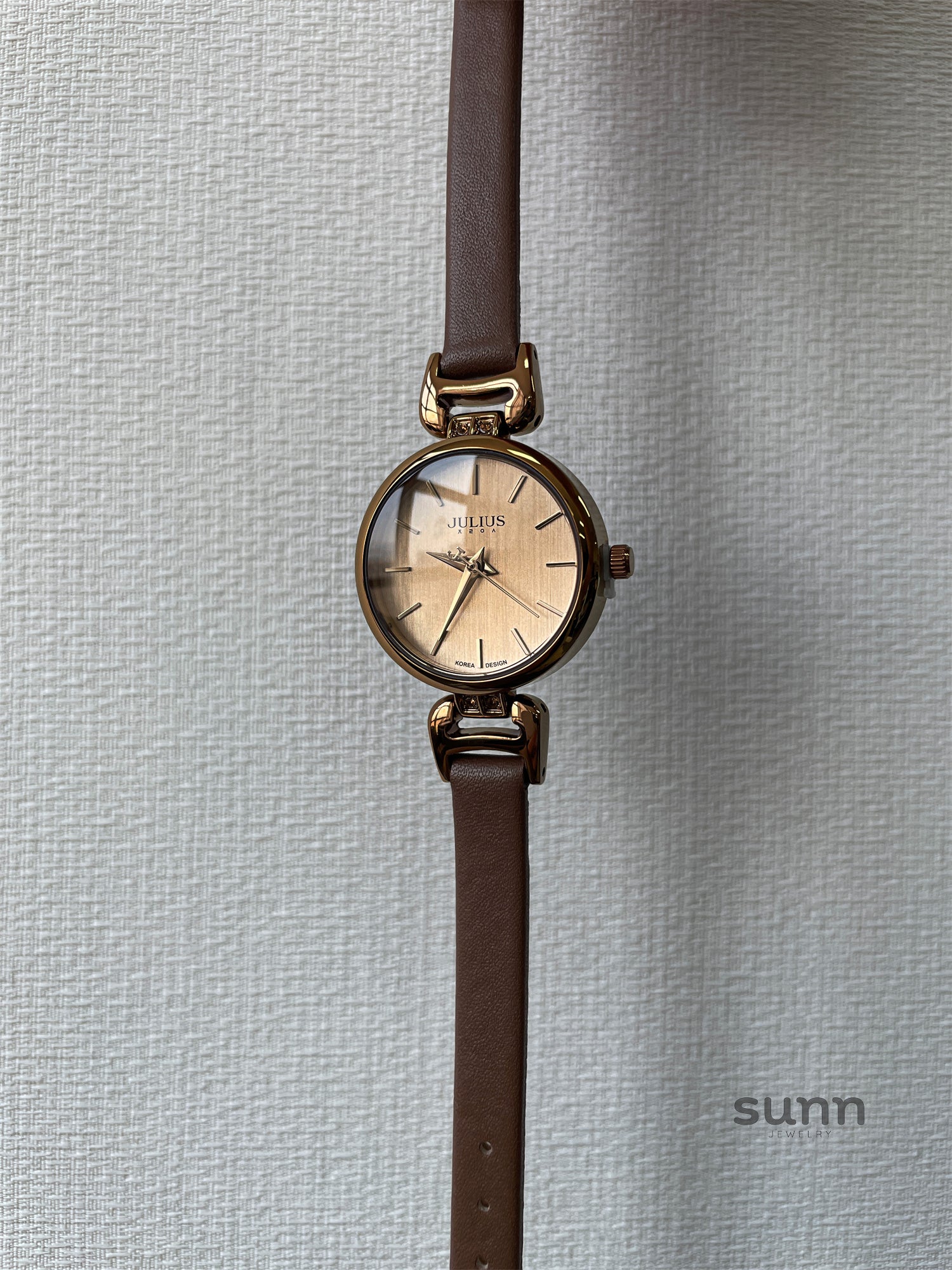 Lesley Classic Leather Watch [ONJUCF5Z]