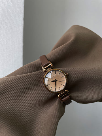 Lesley Classic Leather Watch [06AD8X7A]