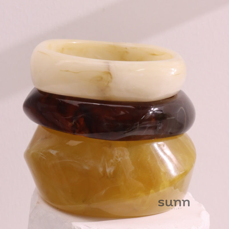 Letti Irregular Resin Bangle [QMVT2W4D]