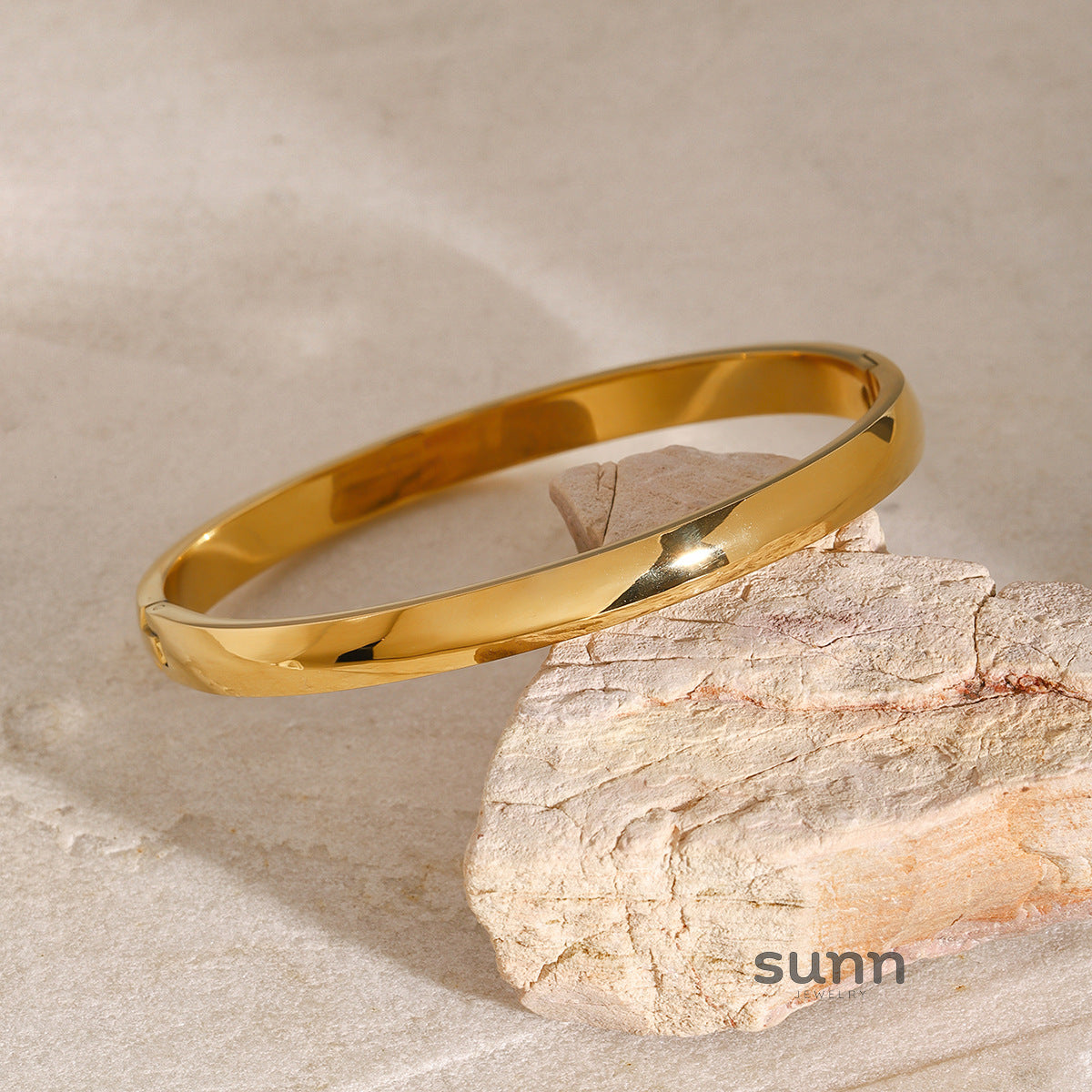 Lexie Modern Steel Bangle [FTUOUEPM]