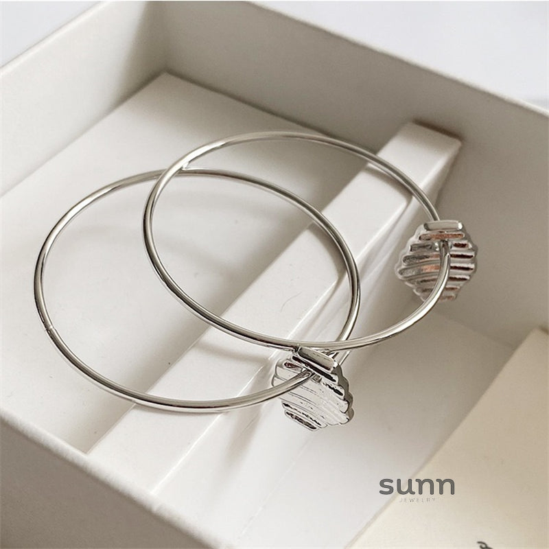 Leya Sculptural Hoop Earrings [2XLYUIE9]