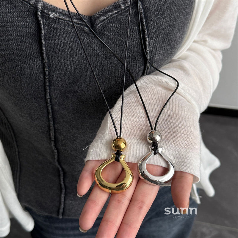 Leylani Asymmetrical Pendant Necklace [2X7VRXE7]