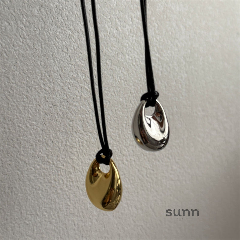 Leylani Asymmetrical Pendant Necklace [2YBVWQJV]