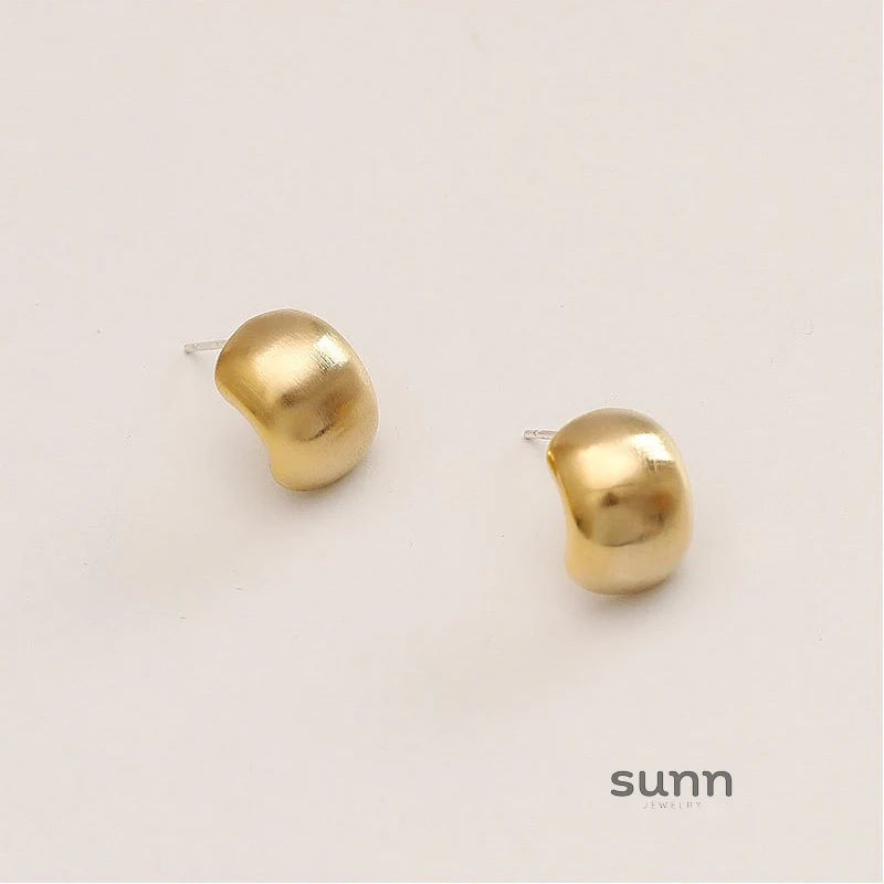 Liani Matte Bean Studs
