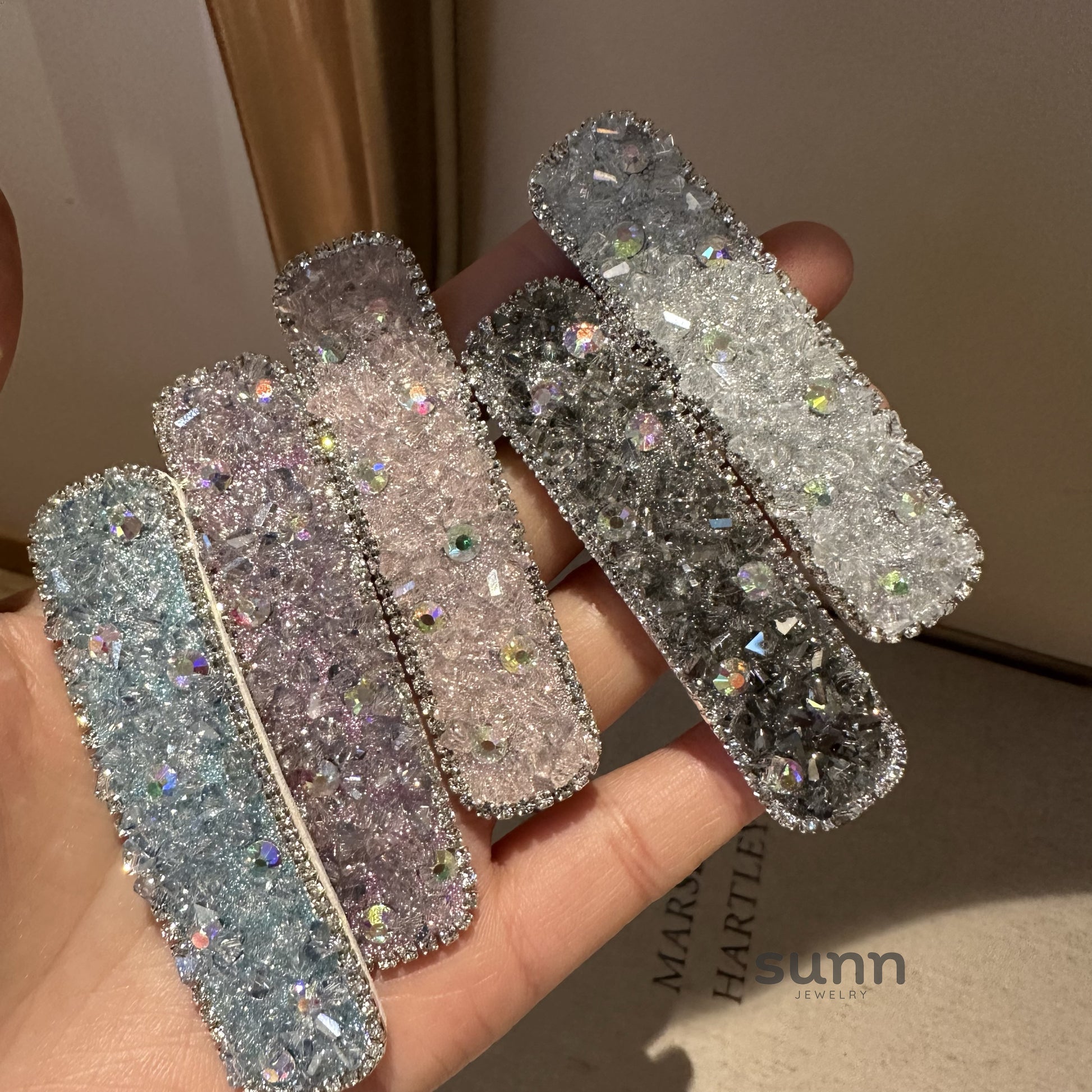 Lianne Crystal Square Hair Clip [J2BEXT8N]