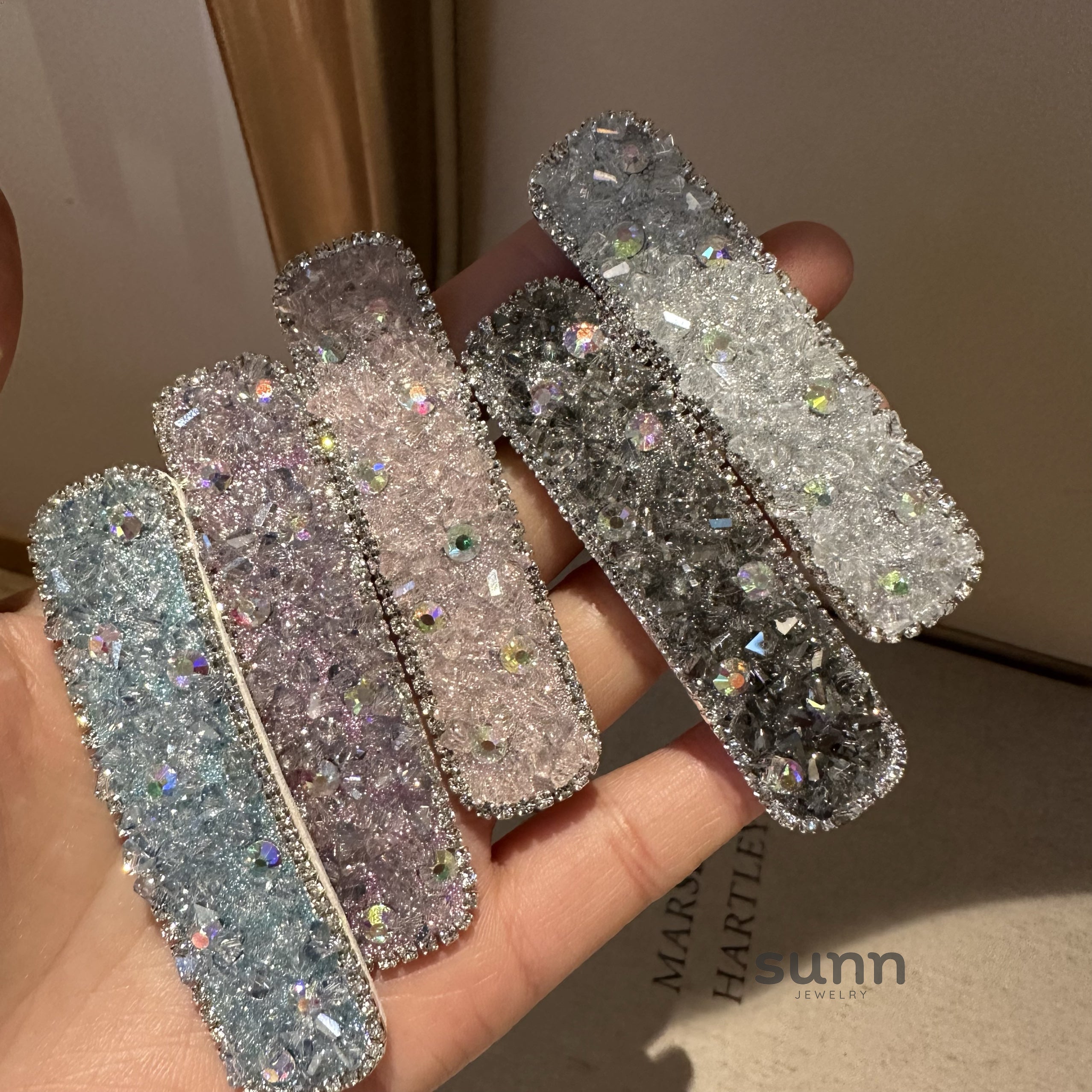 Lianne Crystal Square Hair Clip [J2BEXT8N]