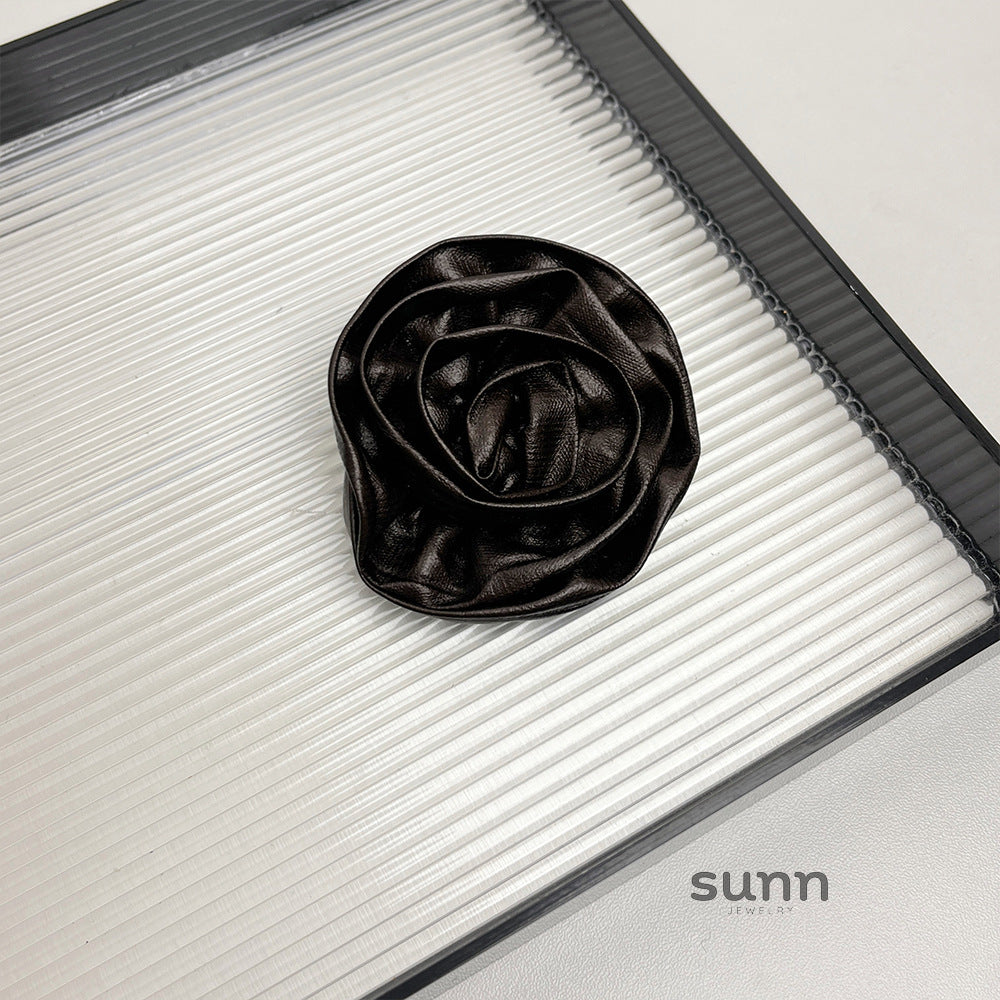 Liba Sculpted Leather Rose Brooch [7X3J9JGB]