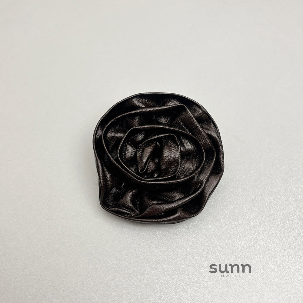 Liba Sculpted Leather Rose Brooch [T3U0VIJE]