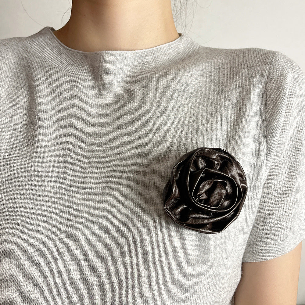 Liba Sculpted Leather Rose Brooch [E462C9FU]