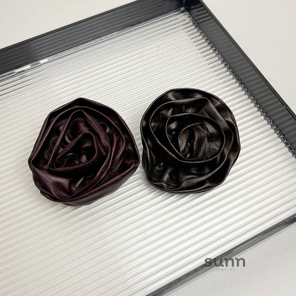 Liba Sculpted Leather Rose Brooch [32AW9919]
