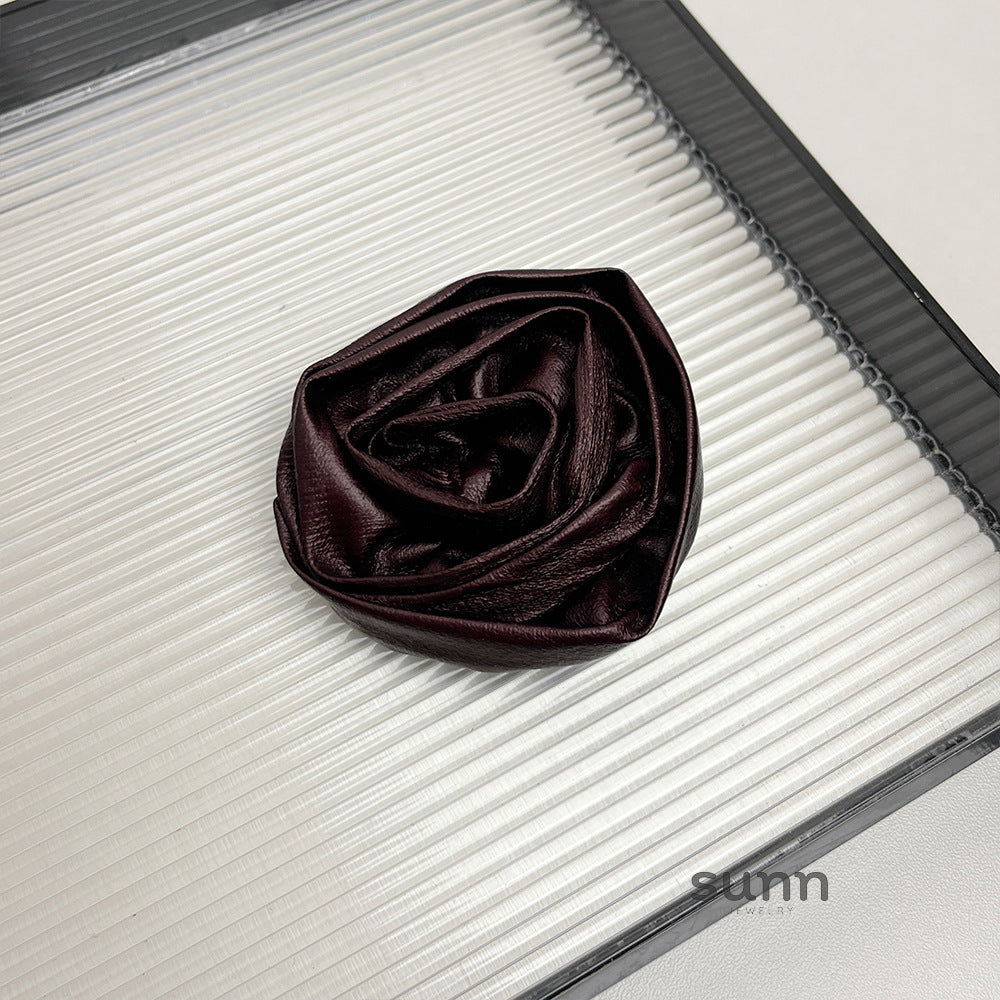 Liba Sculpted Leather Rose Brooch [GF1E21HE]