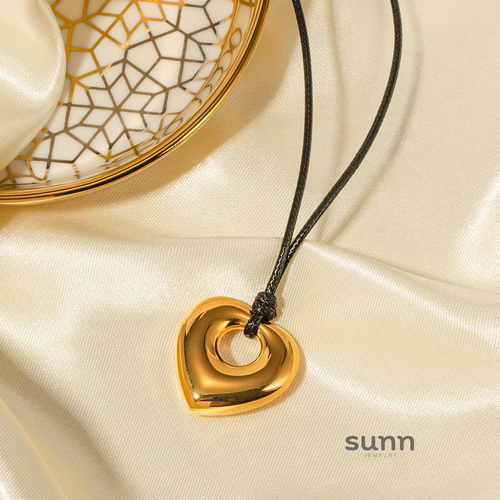 Libby Curved Tube Necklace [ZJ00PHKC]