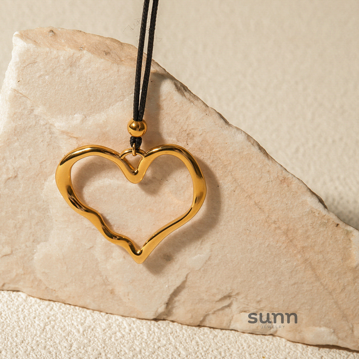 Libby Curved Tube Necklace [JWC75YUX]