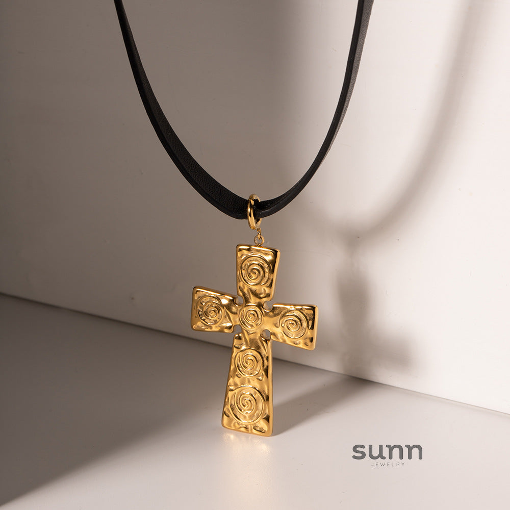 Libby Curved Tube Necklace [RE86R4L9]
