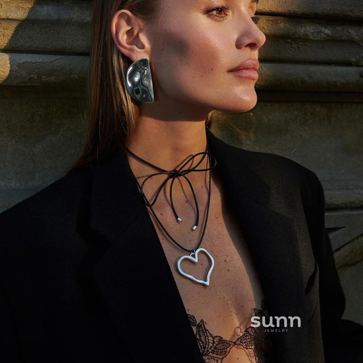 Libby Curved Tube Necklace [G3WBJE16]