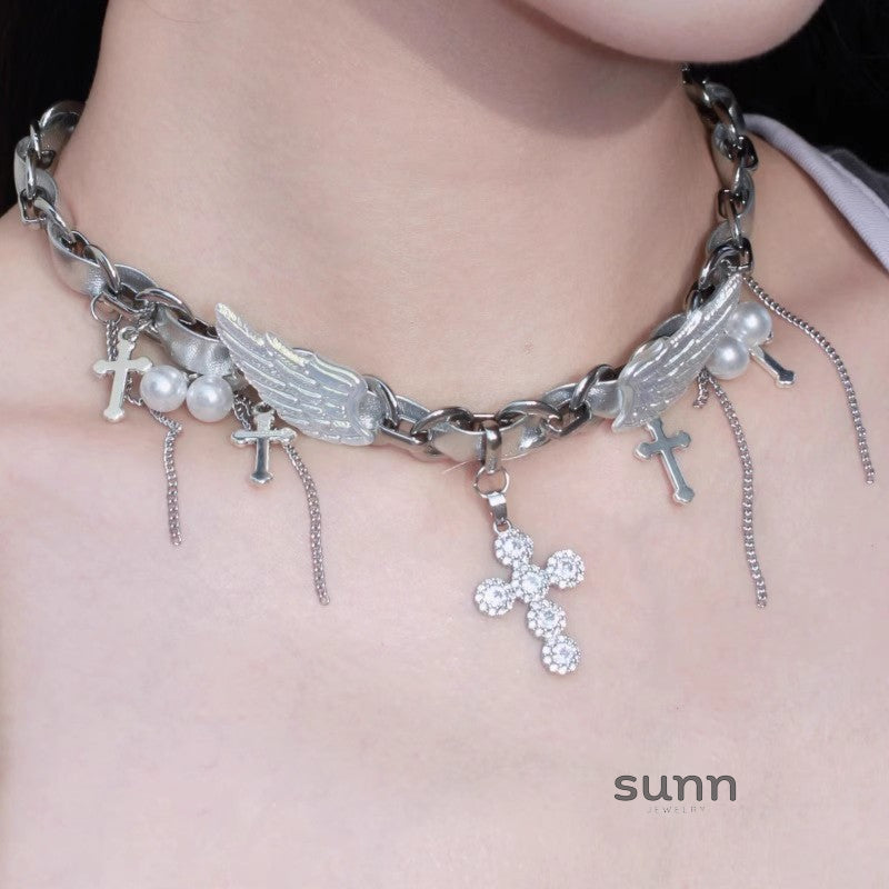 Liesl Winged Cross Choker [BURLYM9P]