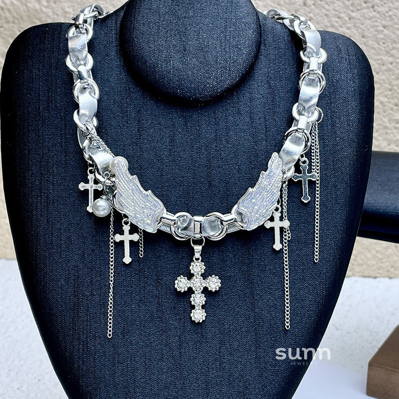 Liesl Winged Cross Choker [6J5YKPCK]
