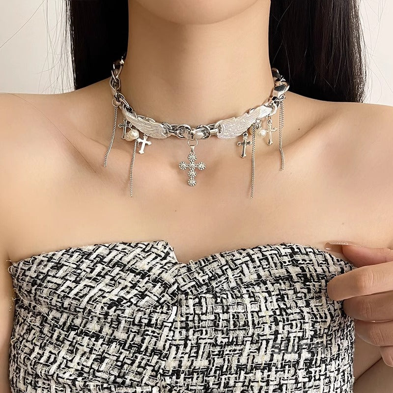 Liesl Winged Cross Choker [KKJO9S9J]