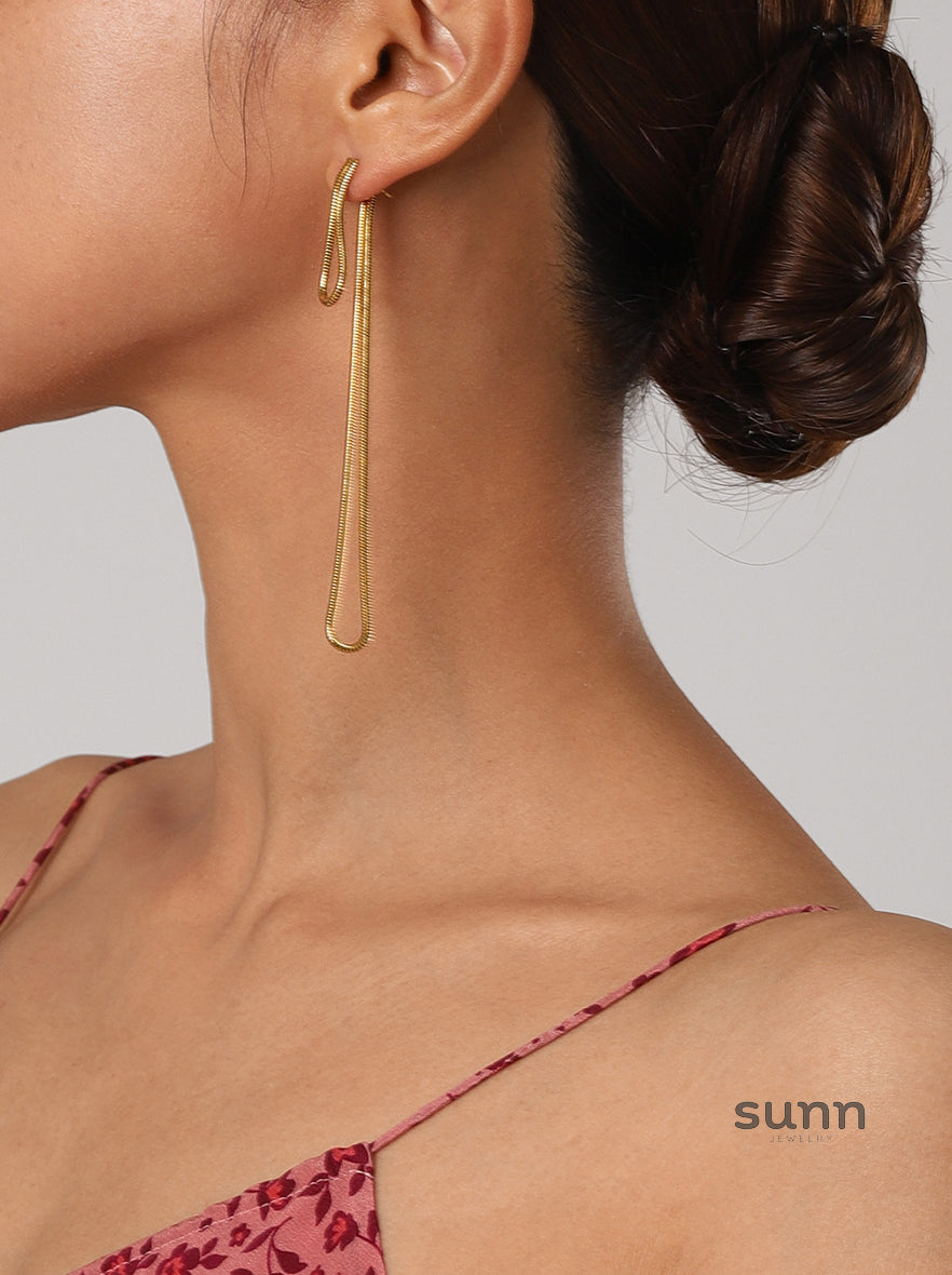 Lilah Gilded Snake Chain Earrings [8CNOH2AW]