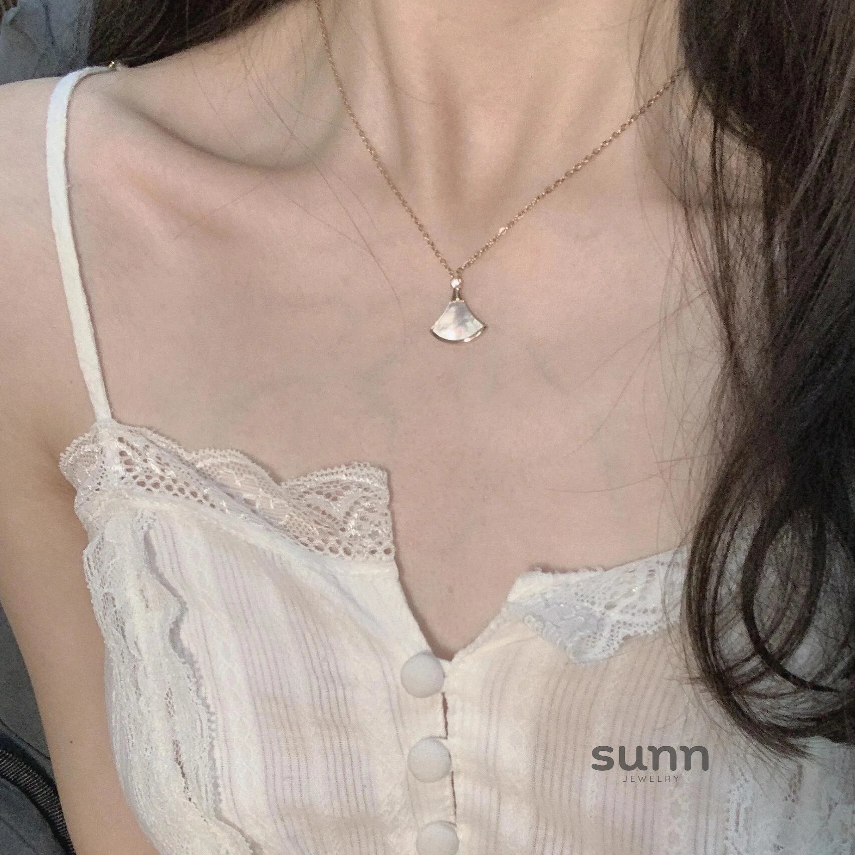 Lillith Mother-of-Pearl Fan Necklace