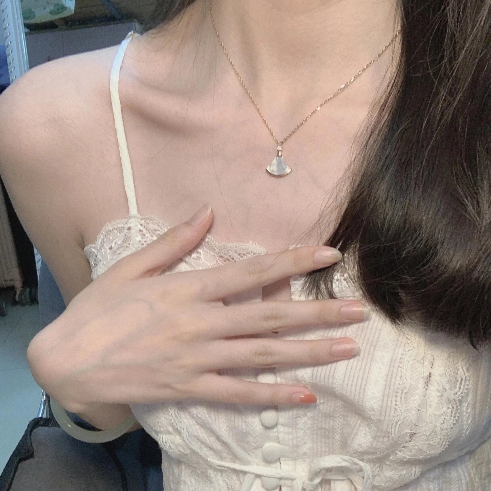 Lillith Mother-of-Pearl Fan Necklace