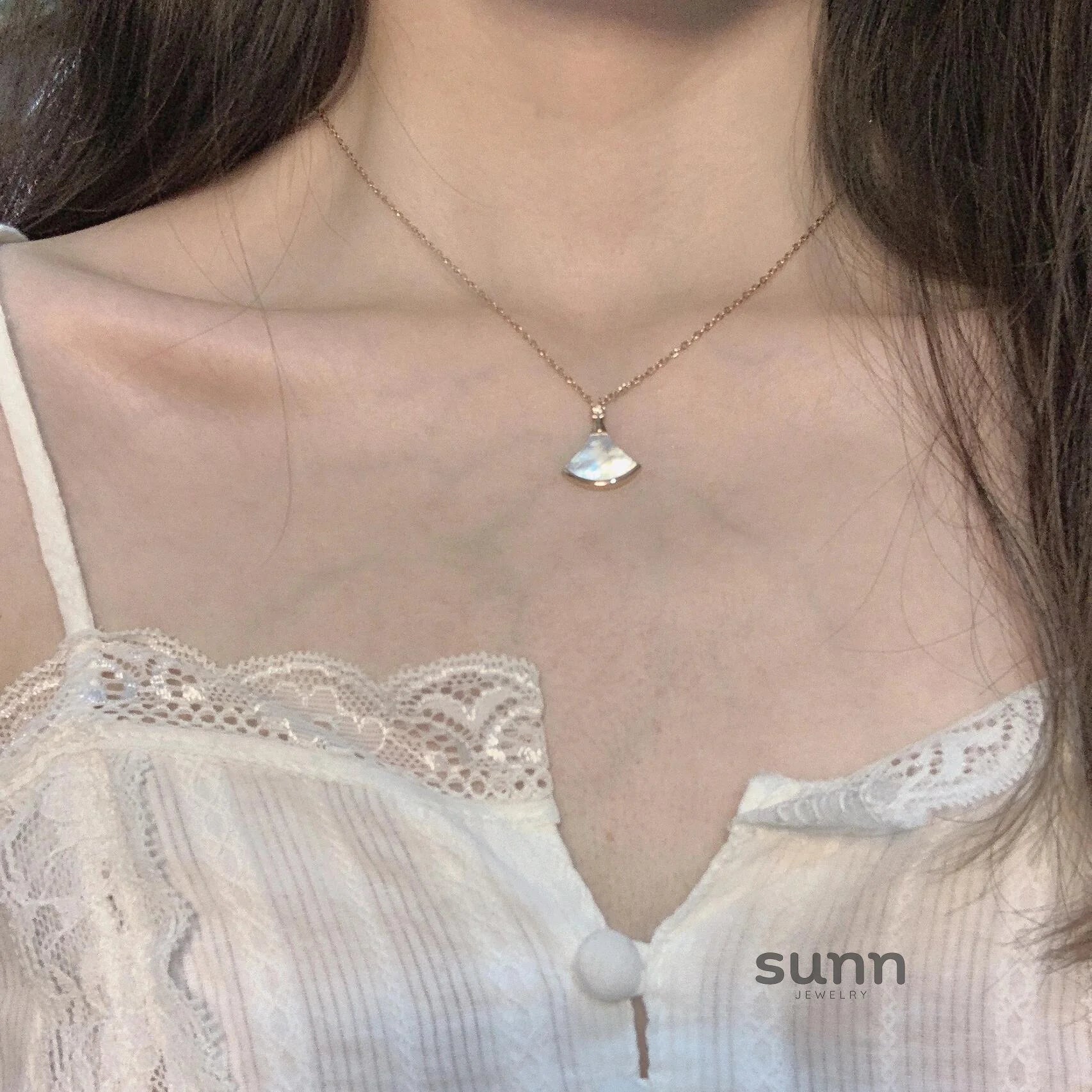 Lillith Mother-of-Pearl Fan Necklace