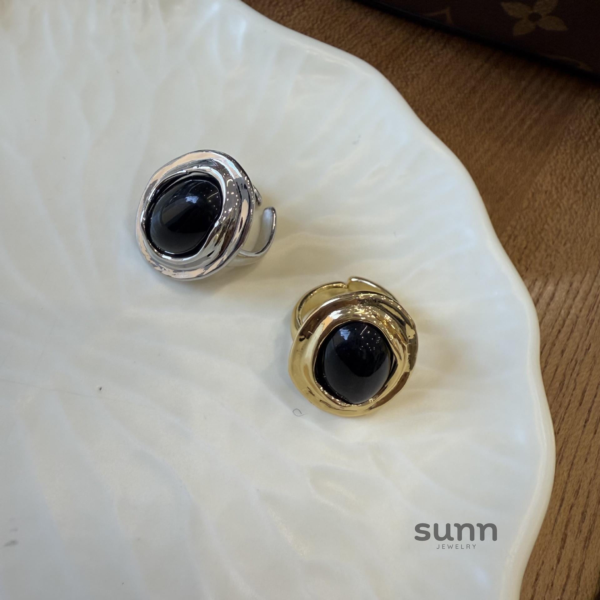 Lillyan Asymmetrical Stone Ring [K3FDMQOI]