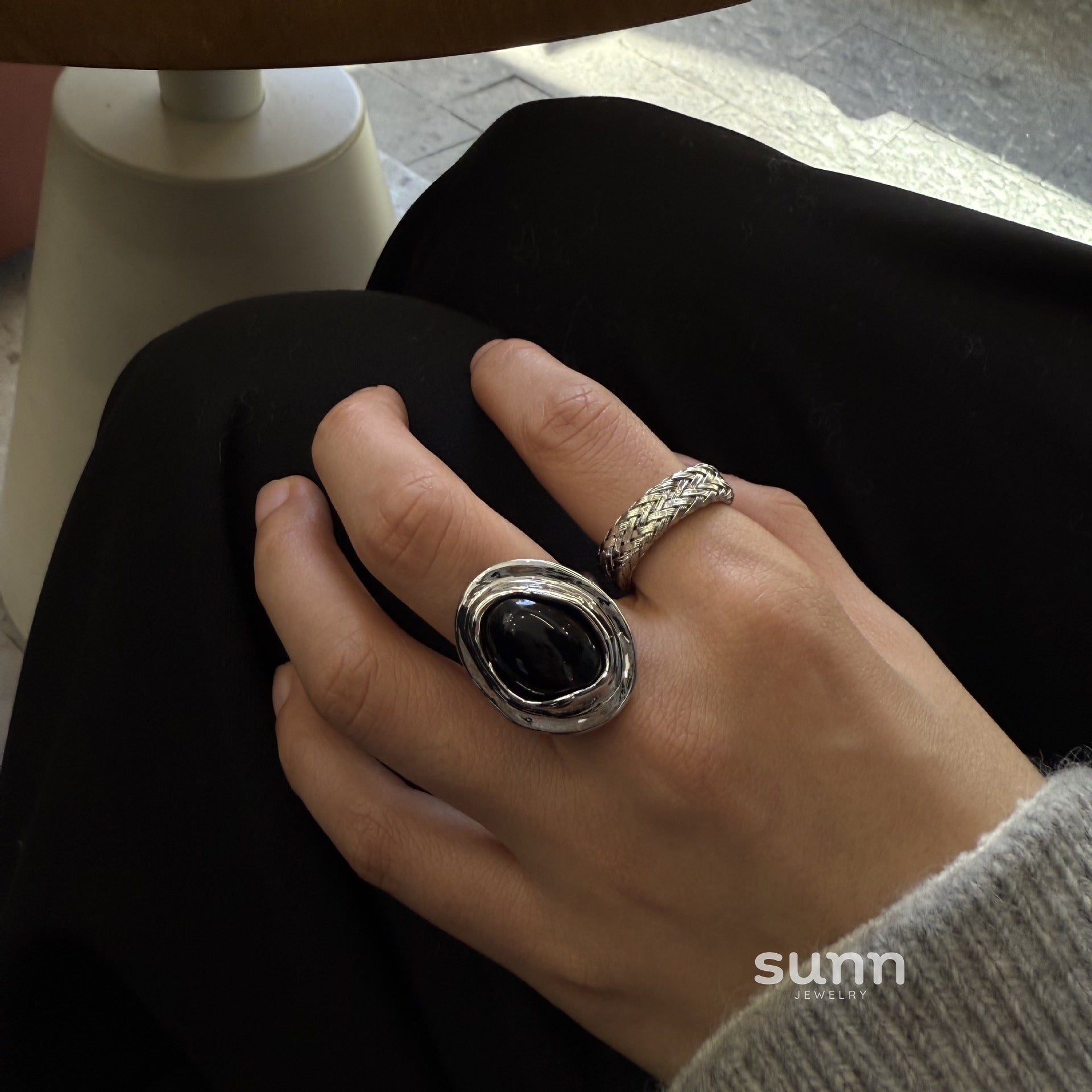 Lillyan Asymmetrical Stone Ring [1NWQALUZ]