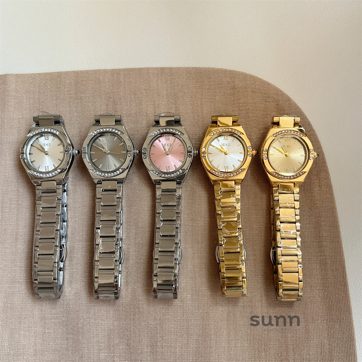 Lily Dazzling Retro Watch [SD5D45RQ]
