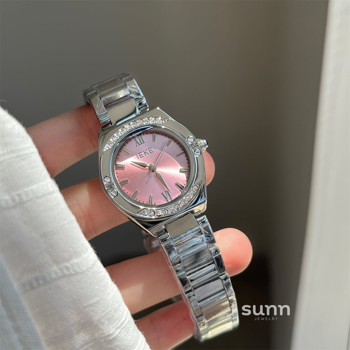 Lily Dazzling Retro Watch [0QO2PQHQ]