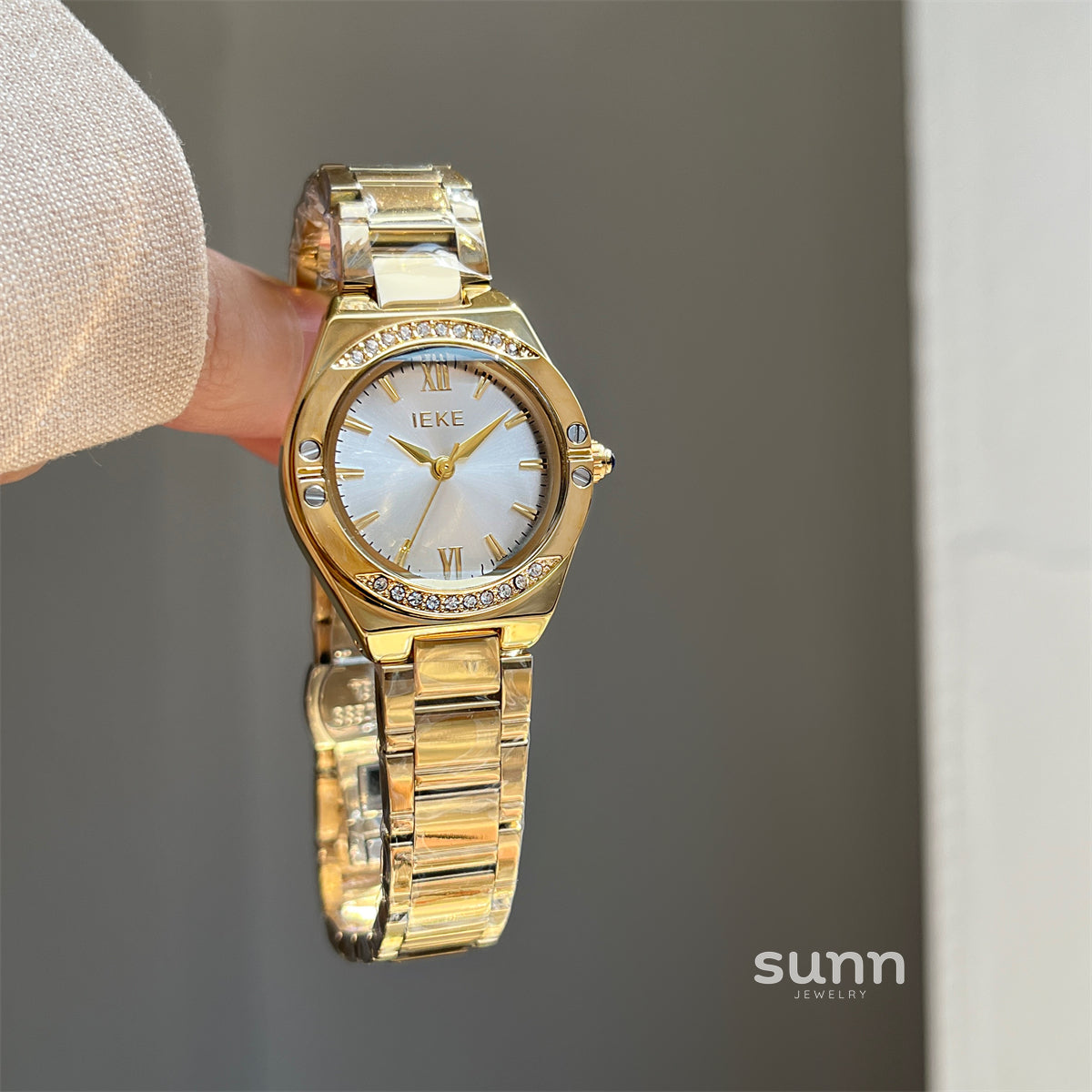 Lily Dazzling Retro Watch [OIDXXS3M]