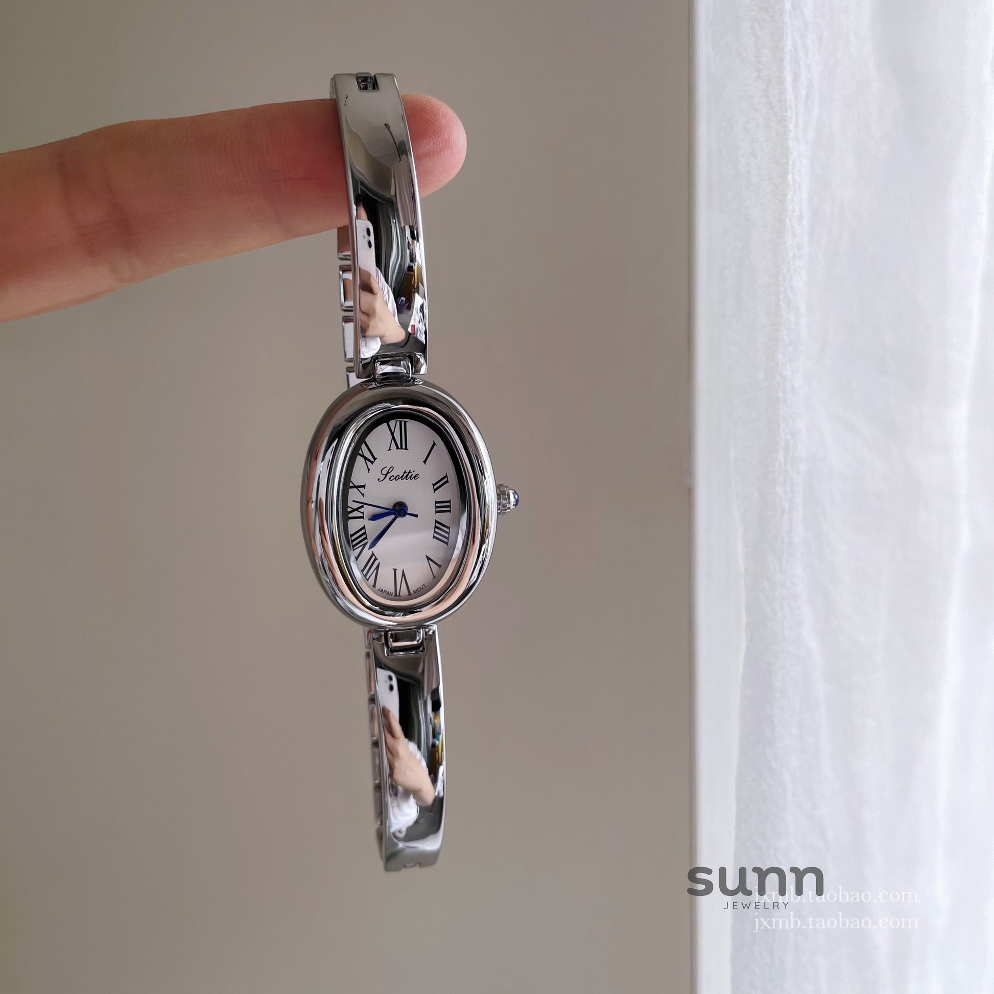 Lily Oval Bracelet Watch [G5ZM6GYF]