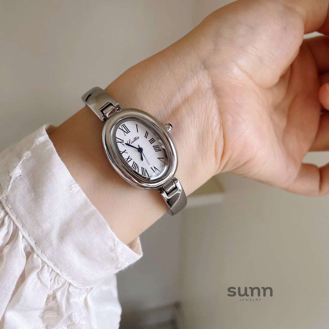 Lily Oval Bracelet Watch [7RYN9QG4]