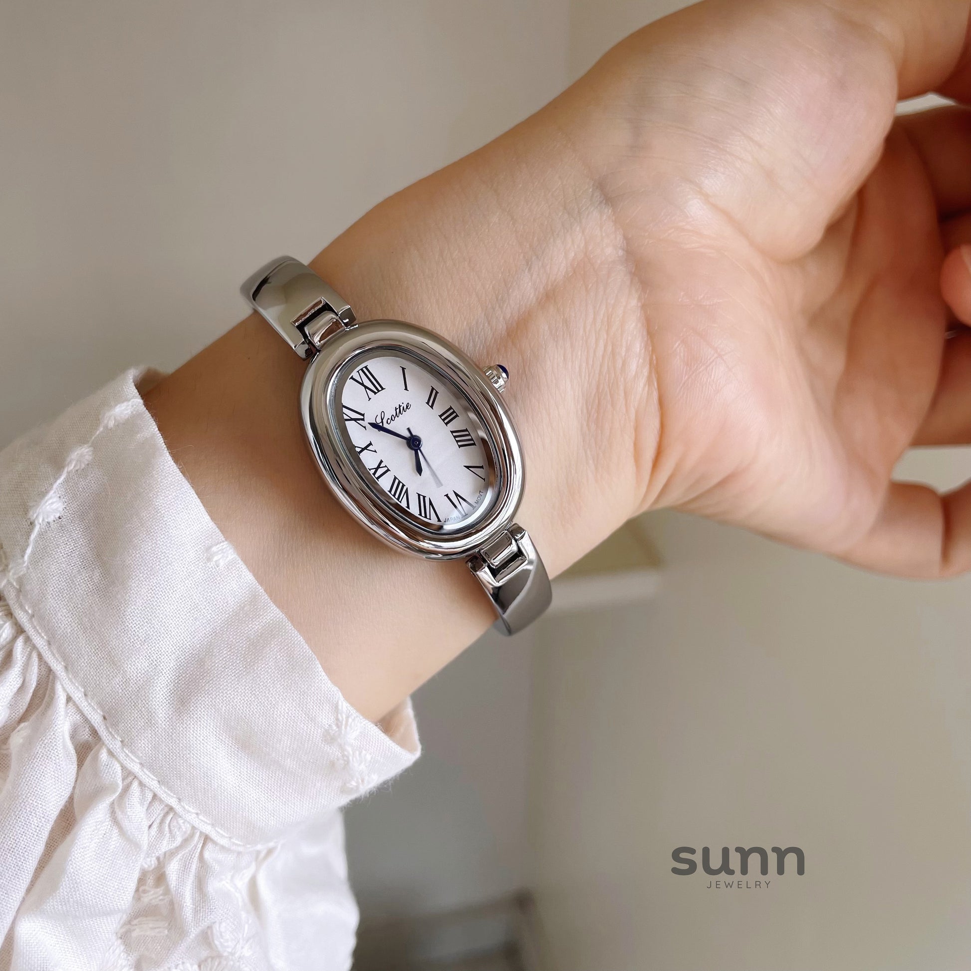 Lily Oval Bracelet Watch [6P07H33W]