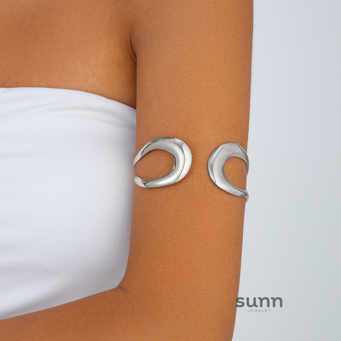 Lilyrose Oval Arm Cuff [PYQ43U7Y]