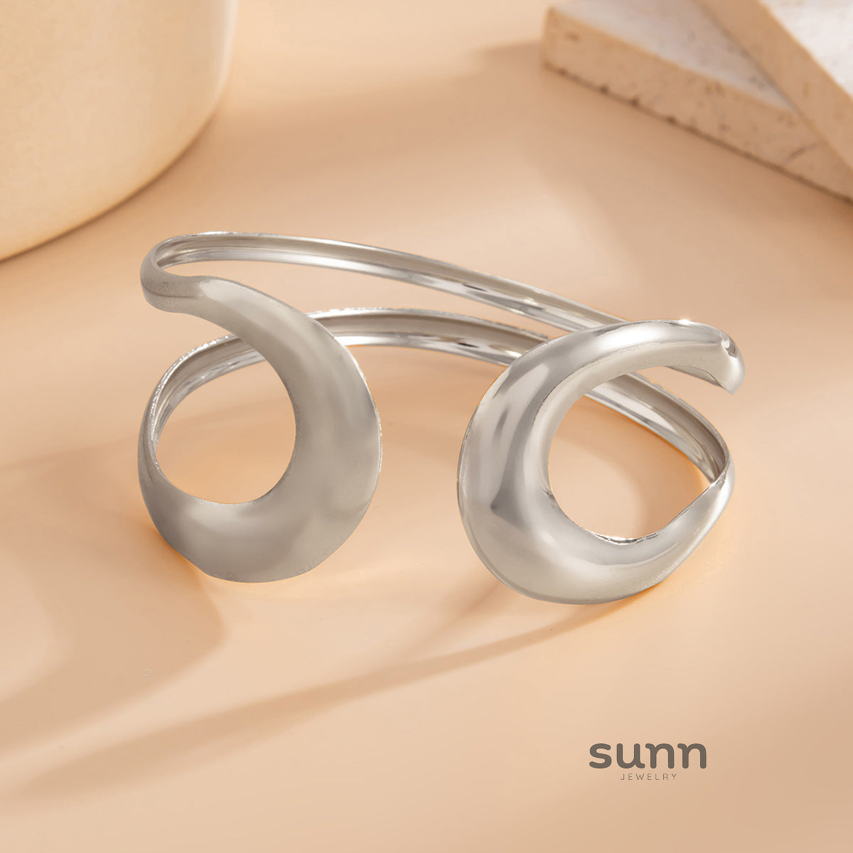 Lilyrose Oval Arm Cuff [53TIRBT6]