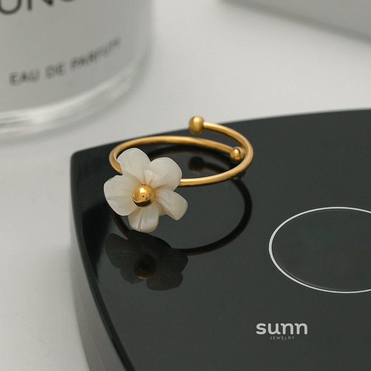 Lilyth Engraved Blossom Ring [RDZU08P1]