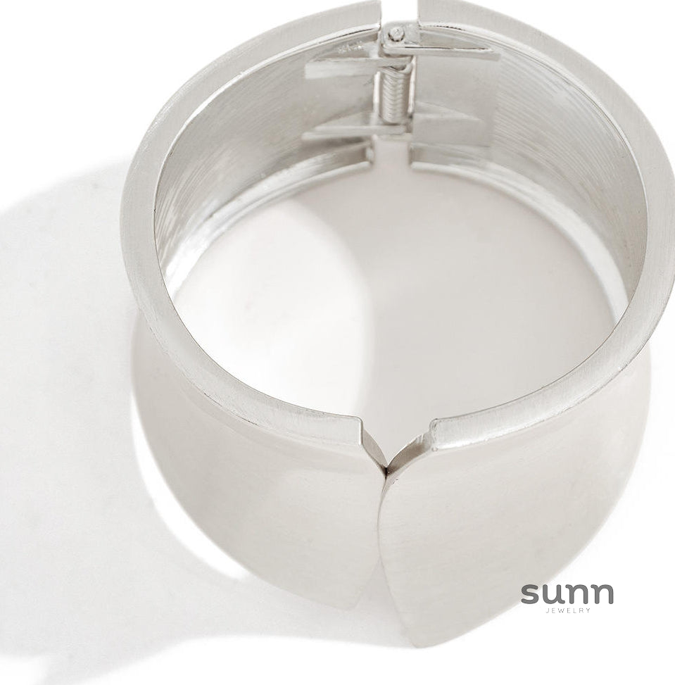 Lilyth Sculpted Cuff Bracelet [WXEZUIG5]