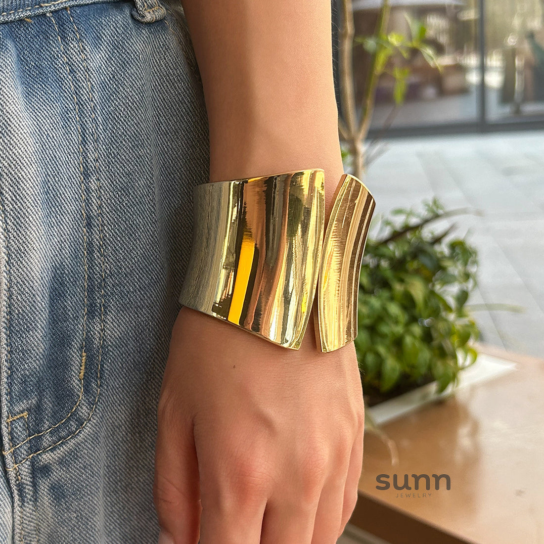 Lilyth Sculpted Cuff Bracelet [1JV7KB20]