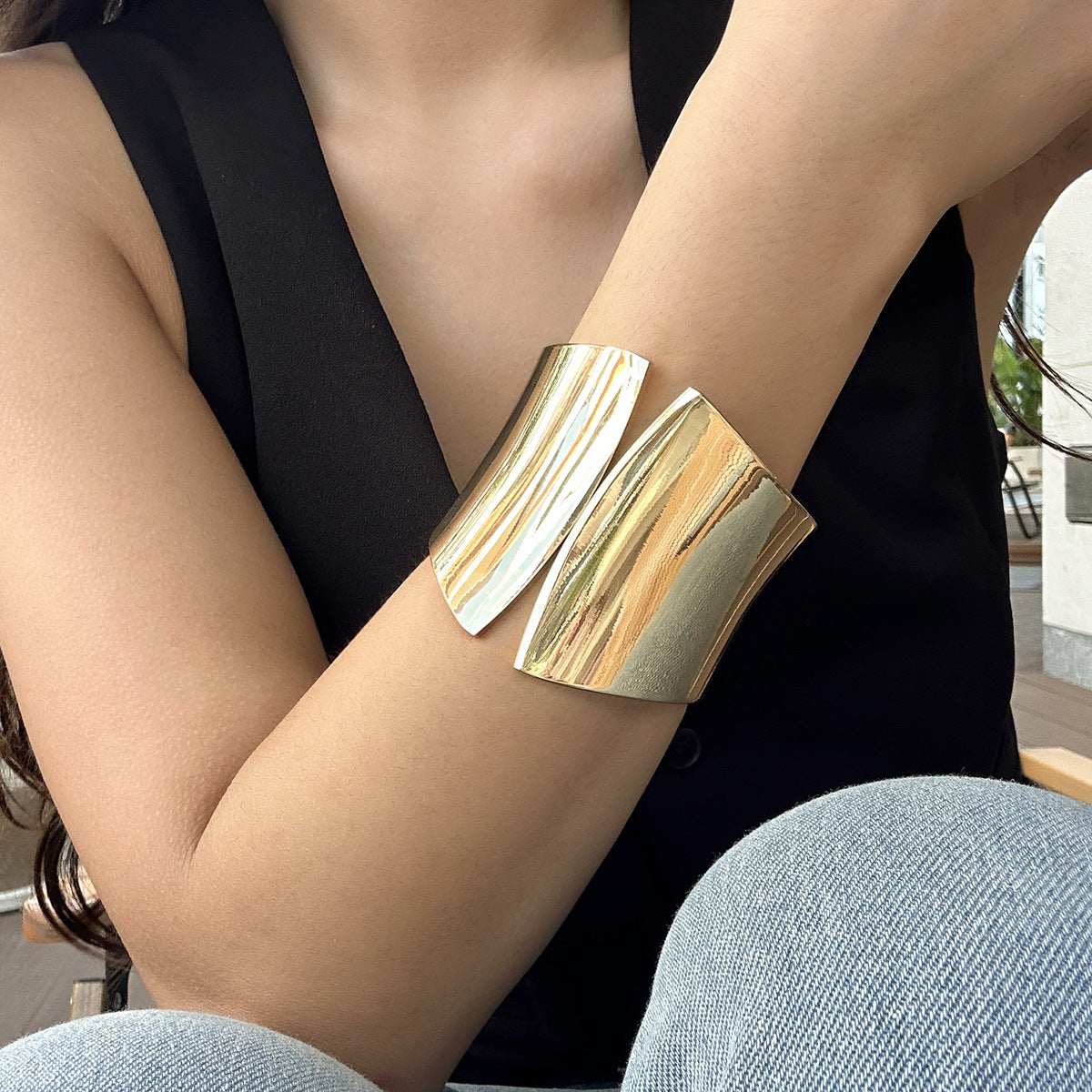 Lilyth Sculpted Cuff Bracelet [1JV7KB20]