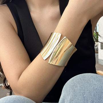 Lilyth Sculpted Cuff Bracelet [1JV7KB20]