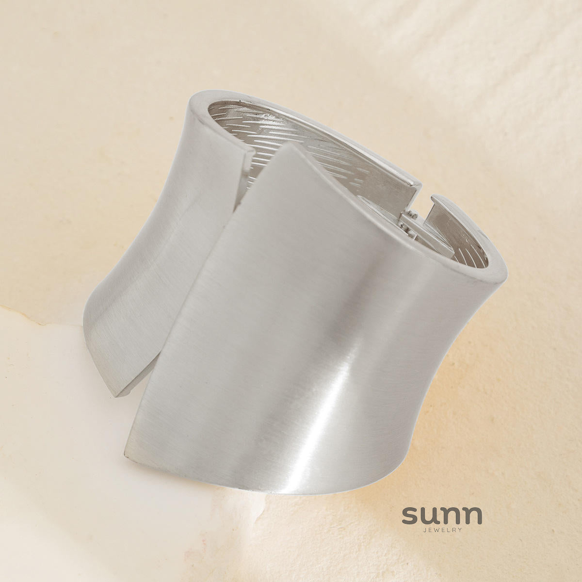 Lilyth Sculpted Cuff Bracelet [5WBOKRAU]