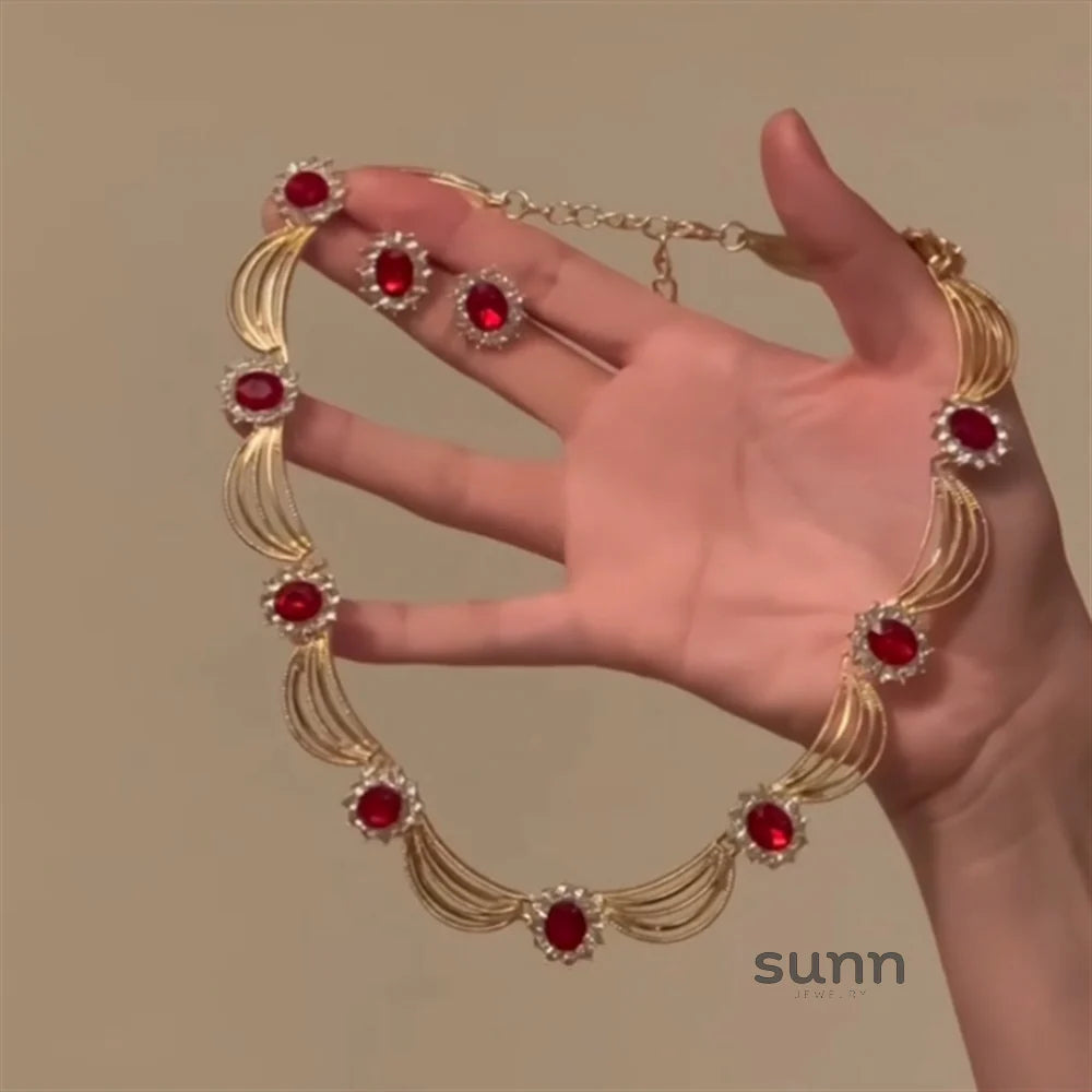Lita Vintage Red Zircon Set