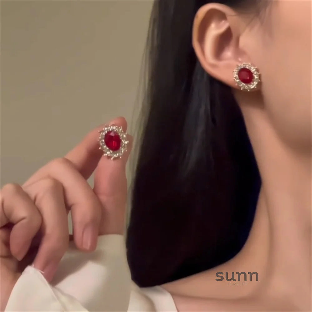 Lita Vintage Red Zircon Set