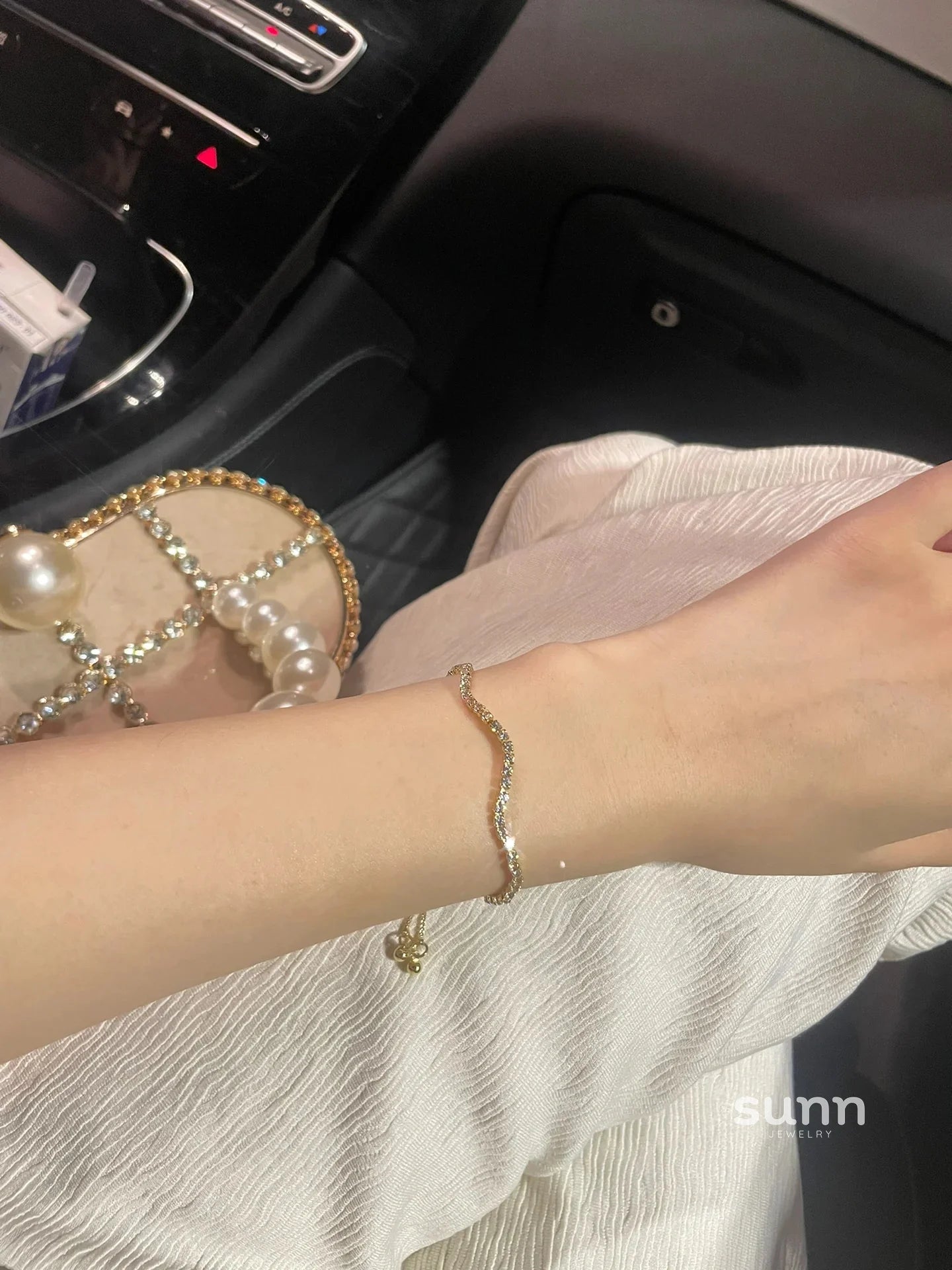 Lita Zirconia Wave Bracelet