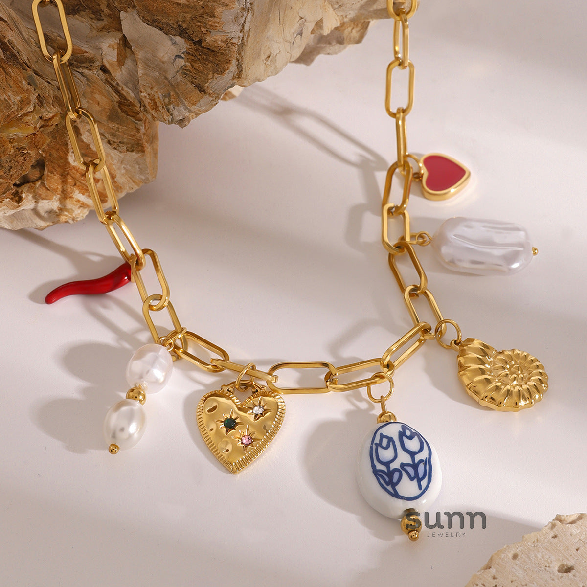 Lively Pearl Heart Necklace [2H7SSMUE]